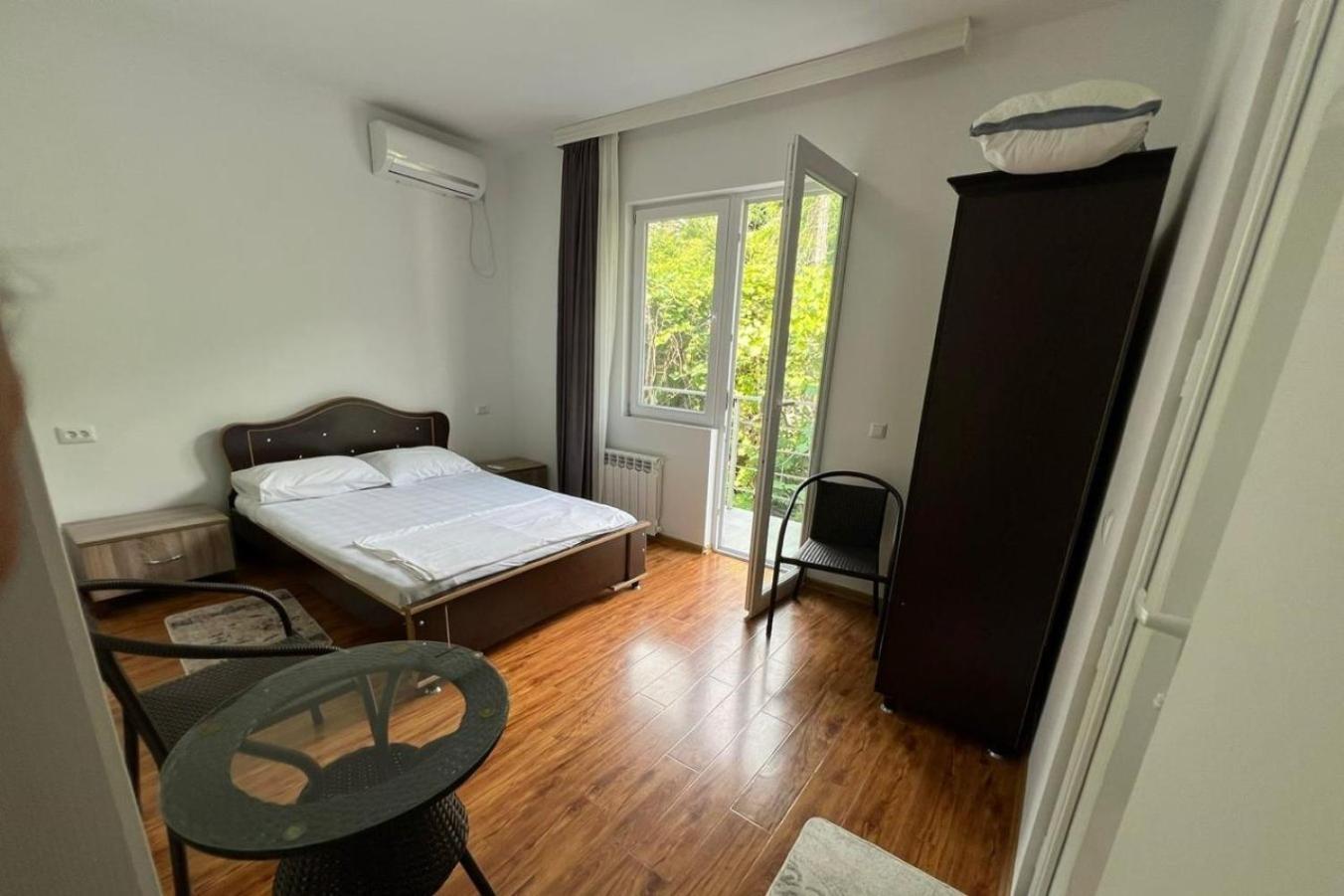 Hotel Ararat โกนิโอ ภายนอก รูปภาพ