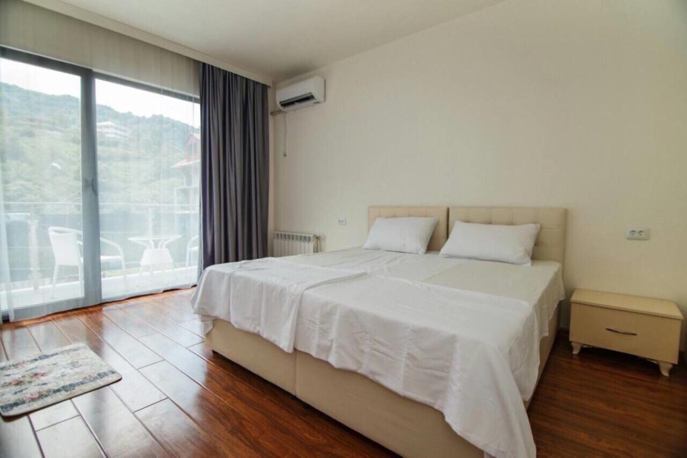 Hotel Ararat โกนิโอ ภายนอก รูปภาพ