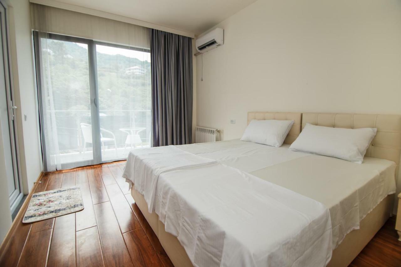 Hotel Ararat โกนิโอ ภายนอก รูปภาพ