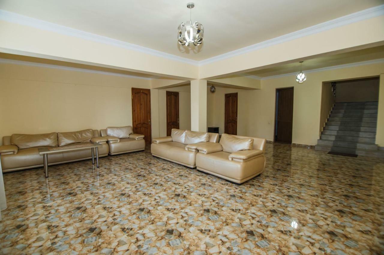 Hotel Ararat โกนิโอ ภายนอก รูปภาพ