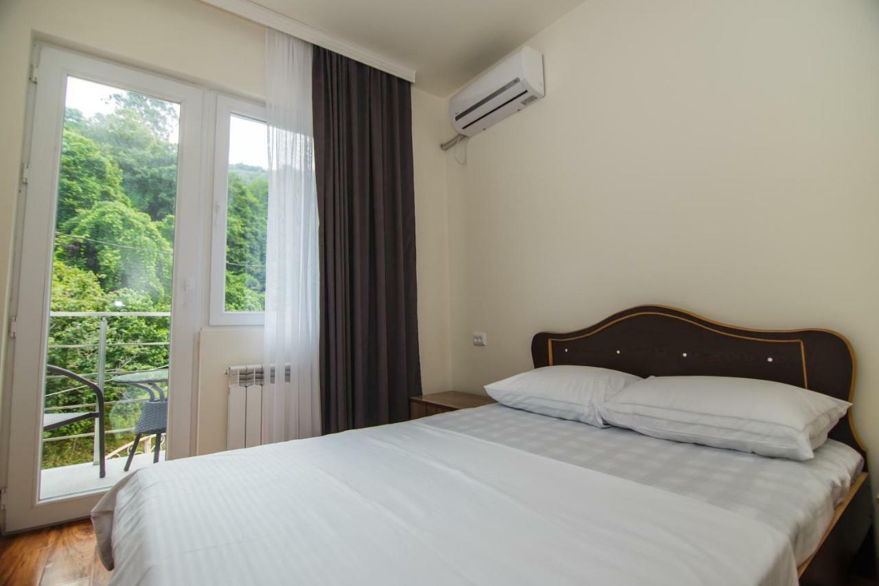 Hotel Ararat โกนิโอ ภายนอก รูปภาพ